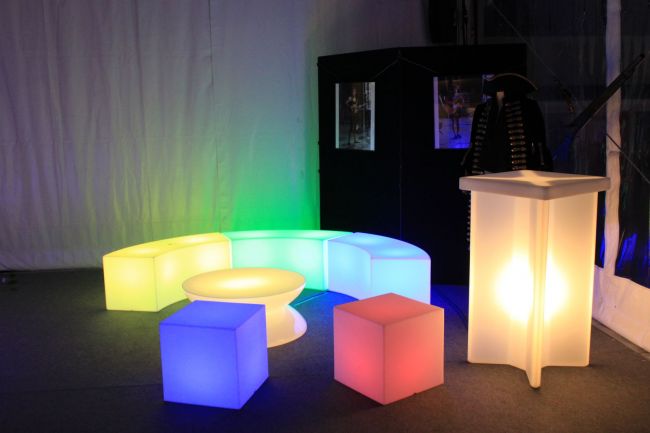 Location de cube lumineux de toutes les couleurs